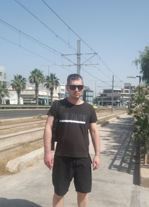 Ден из Βύρωνας 41 год
