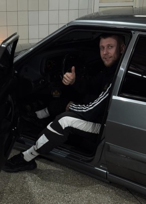 Богдан Ларин из Ключи (Алтайского край) 32 года