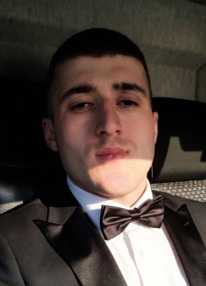 Магомед из Воронежа 23 года
