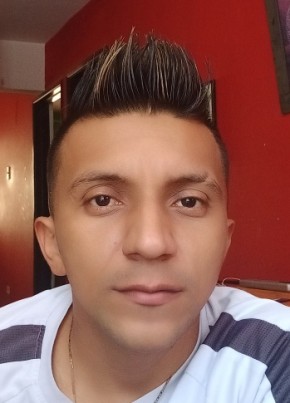 Ruben Martinez, 31, República de Colombia, Santafe de Bogotá