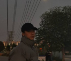 郁郁, 25, Nanning