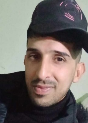 Ishak из Tébessa 31 год