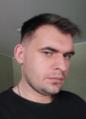 Максим из Энгельса 26 лет
