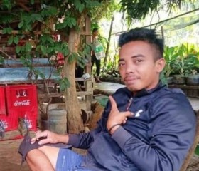 James, 32, Tokyo