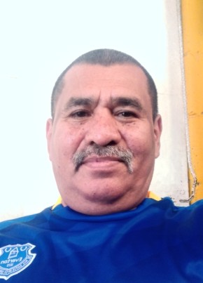 Alex Menjivar, 48, República de El Salvador, San Salvador