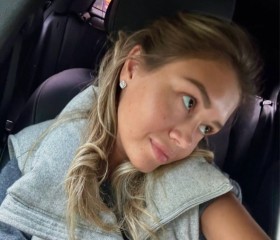 Viola, 24, Paris