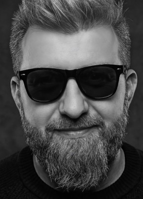 Денис из Москвы 42 года