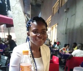 Bella, 18, Douala