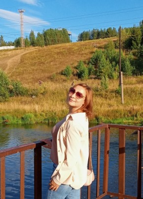 Ольга, 50, Россия, Верхняя Салда