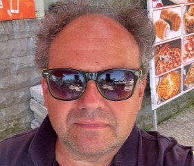 Gary, 56, Batumi