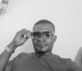 Toussaint Dotou, 20, Cotonou