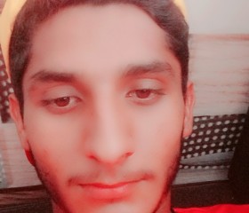 Mohsin, 21, Lahore