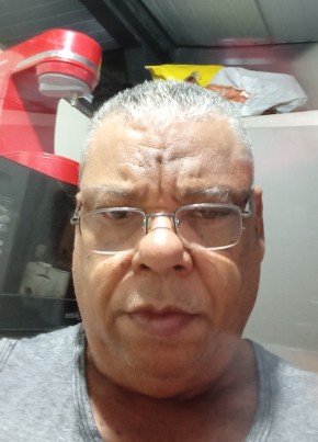 Valmir ferreira из Camaçari 63 года