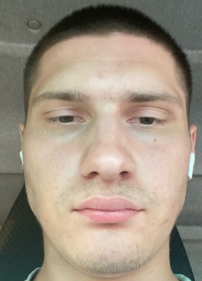 Андрей из Курска 23 года