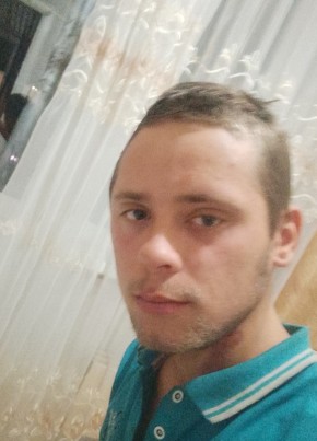 Александр, 26, Россия, Струги-Красные