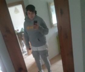 Jonas , 23, Schleswig
