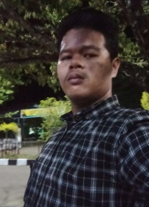 Muhammad Azis, 20, Indonesia, Meulaboh
