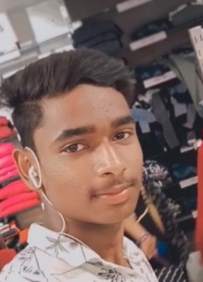 Md king, 21, India, Jalpāiguri