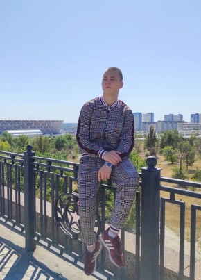 Анатолий, 20, Россия, Гвардейское