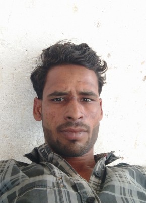 Suneel Kumar, 25, India, Jhānsi