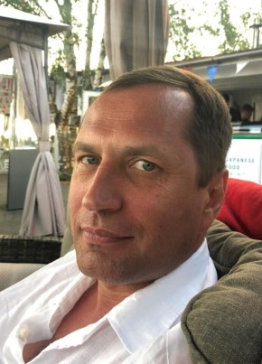 Иван из Губкина 77 лет