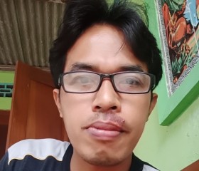 Adi, 48, Godean