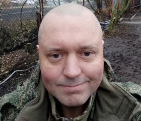 Maksim, 46, Saint Petersburg