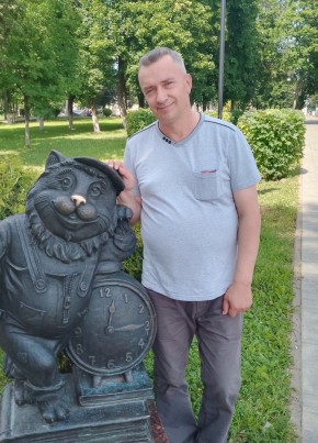 Максим из Москвы 51 год