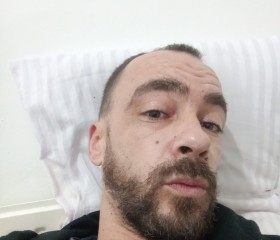 Bogdan, 42, London