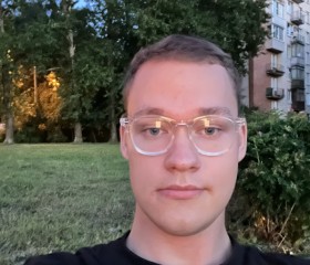 Maksim, 20, New York City