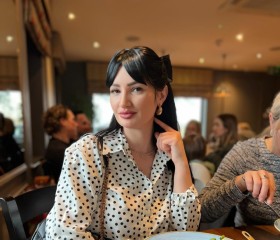 Zofia, 39, Toronto