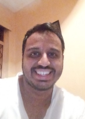 Yas из මහනුවර 27 лет