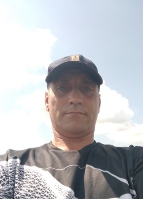 Роман из Димитровграда 42 года