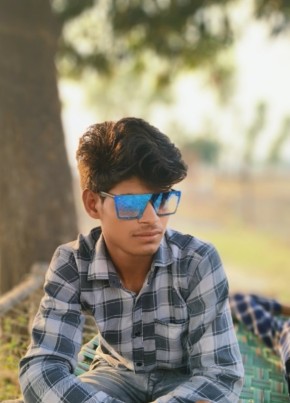 Aashram, 18, India, Shāhjahānpur