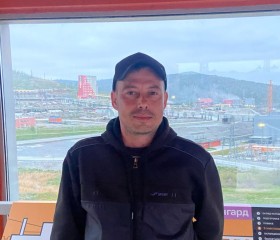 Artur, 40, Smargon