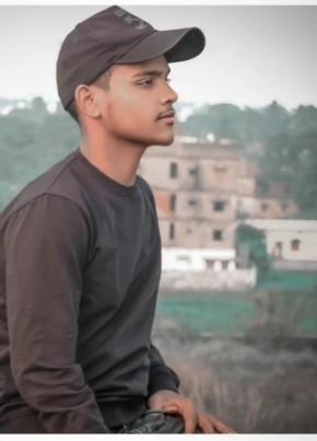 CHIRAG, 18, India, Bhubaneswar