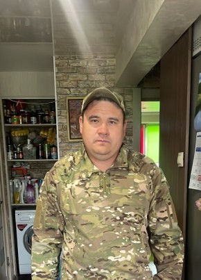 Руслан из Саяногорска 33 года