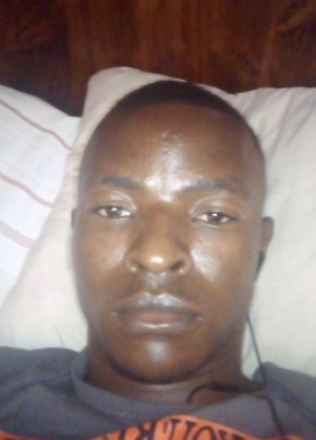 Ñïyôñkürû Êddy, 27, Republika y’u Rwanda, Kigali