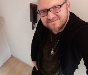 Matthias , 36, Obertshausen