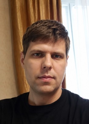 Максим из Воронежа 32 года