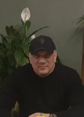 Михаил из Екатеринбурга 46 лет
