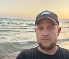 Dmitriy, 33, Chernyanka