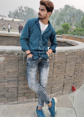 Aryan, 19, India, Delhi