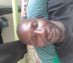 Mtoure, 35, Laval