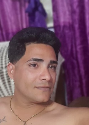 Abel, 32, República de Cuba, Diez de Octubre