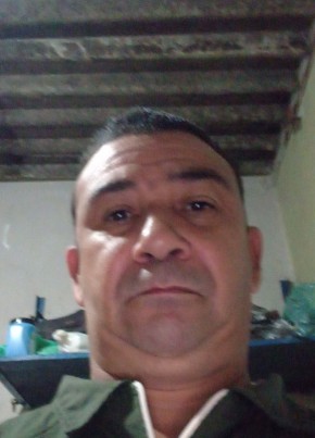 Carlos Souza из Sertãozinho 45 лет
