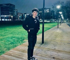 Mohannad, 18, Saumur