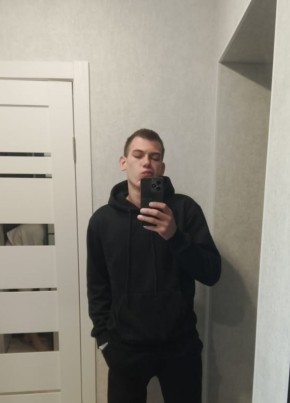 Денис из Фокино 22 года