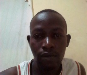 Hussen, 35, Dar es Salaam