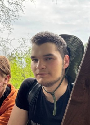 Султон из Челябинска 18 лет